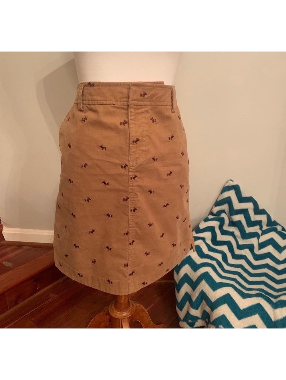 Lilly Pulitzer Embroidered Corduroy Mini Skirt Size 10